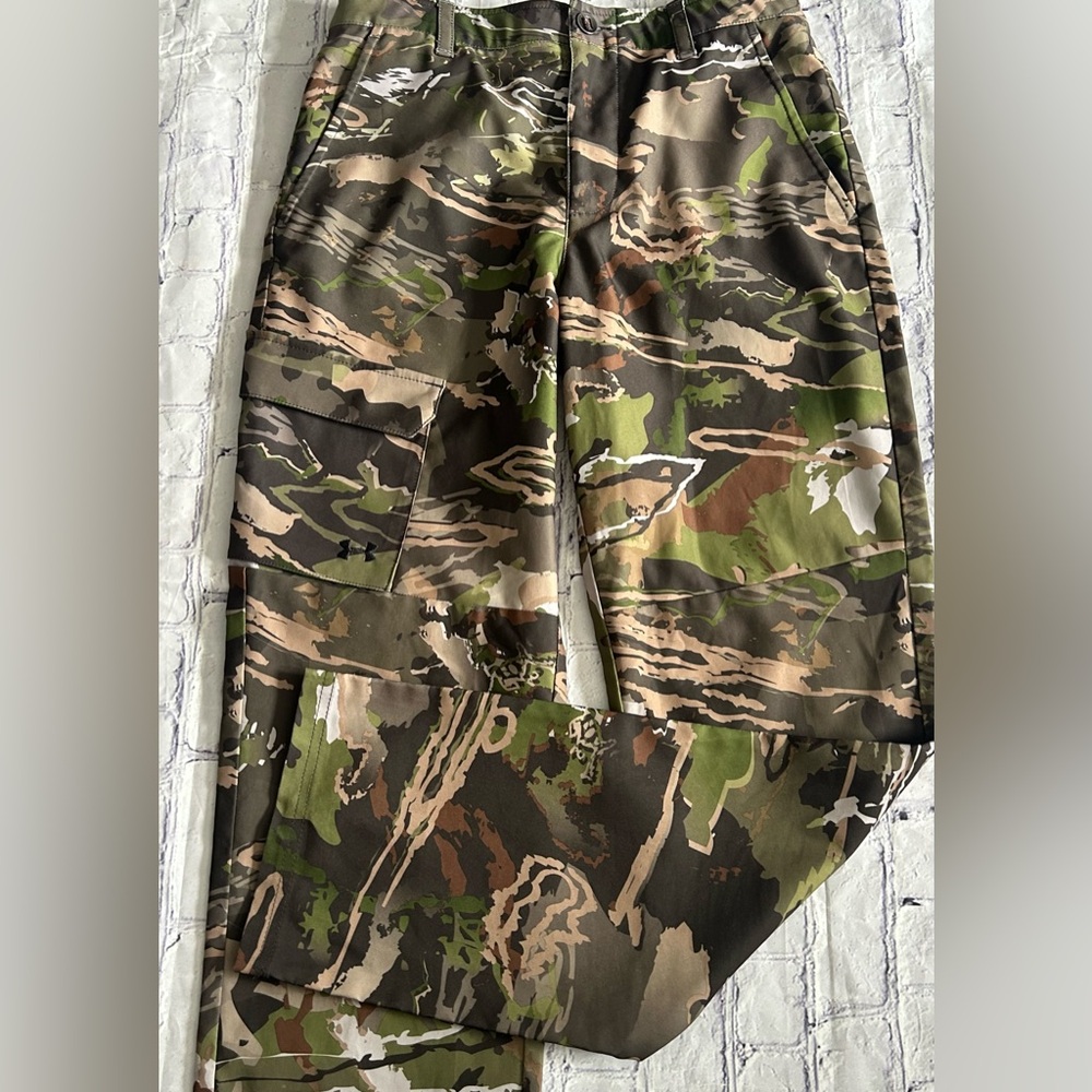 UNDER ARMOUR boys size 16 “storm” camo hunting pants